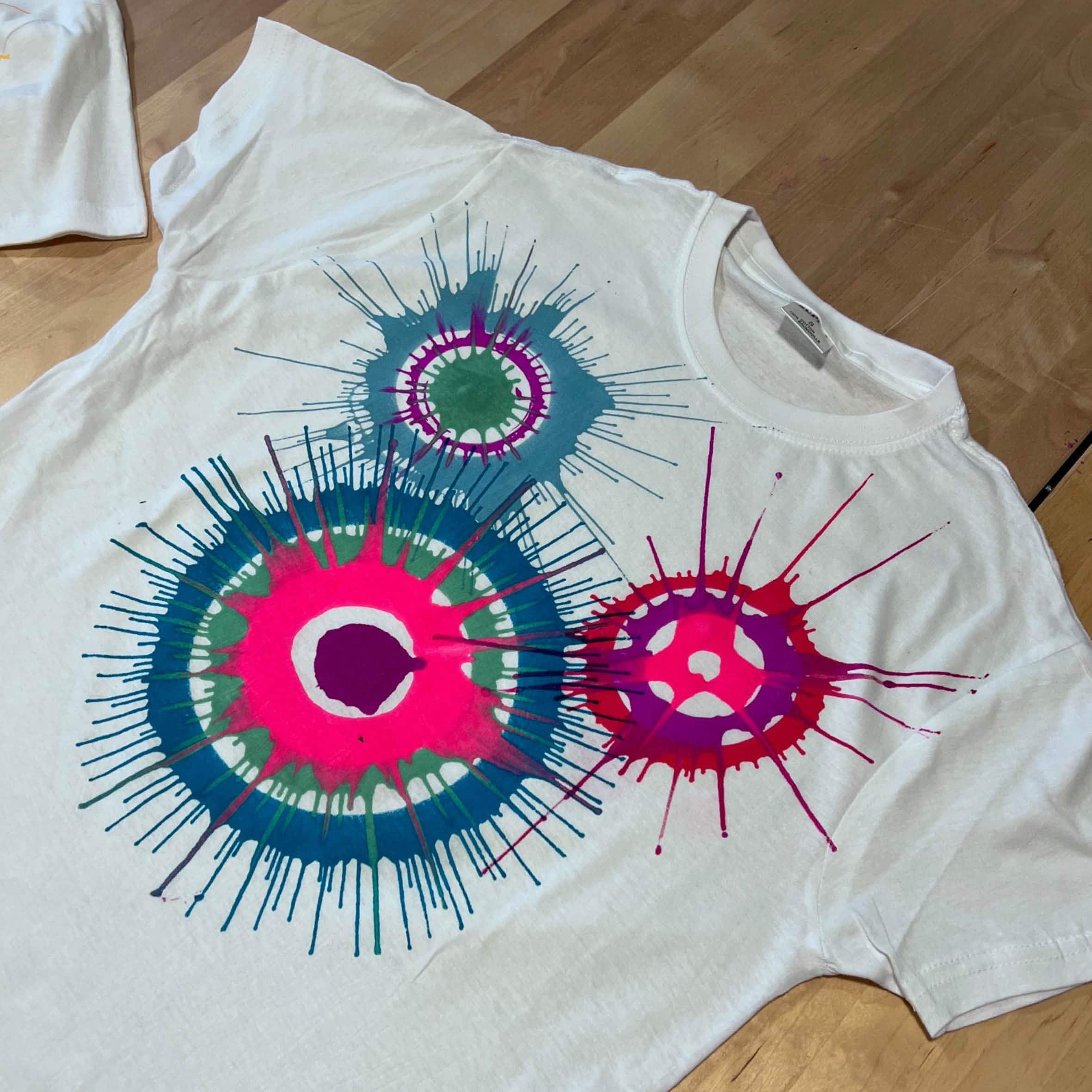 Spin-Art auf T-Shirt